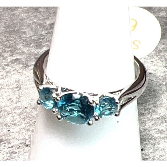 Ring Bomb Party Ring, NWOT, Size 6 Aqua blue stones silver color band - Picture 6 of 8